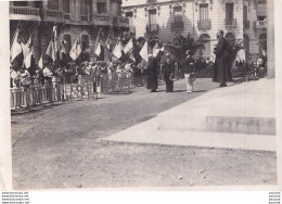 L5- ORAN - ALGERIE - PHOTO MORIS , ORAN -  HOMMAGE AUX MORTS - LES AUTORITES - 2 SCANS  - Lieux