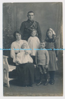 C025055 Family Photo. A Man With A Woman And Four Children. Leicester. Heawood. - Monde