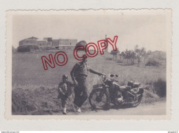 Fixe Moto Et Village Du Poët Hautes-Alpes 28 Août 1946. - Moto