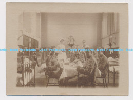 C025134 Soldiers Are Sitting At The Dining Table. 1915 - Monde