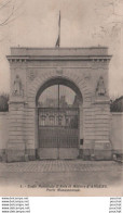 L6-49) ANGERS - ECOLE NATIONALE D ' ARTS  ET METIERS - PORTE MONUMENTALE - EN 1934 - ( 2 SCANS ) - Angers