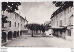 L22-01) BOURG - AIN - INSTITUT ST - PIERRE - LES COURS ET VUE D ' ENSEMBLE - LES BATIMENTS - EN 1954 - ( 2 SCANS ) - Andere & Zonder Classificatie