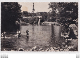 L24-23) BOURGANEUF - CREUSE - BAIGNADE ET PONT DU MONTALESCOT -  ( 2 SCANS ) - Bourganeuf