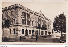 07-43) BRIOUDE - HAUTE LOIRE - L ' HOTEL DE VILLE   - ( 2 SCANS ) - Brioude