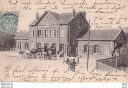 M19-76) EU - LA GARE  - ANIMEE - CALECHES - EN 1904  - Eu