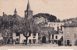 A8-64) SAINT JEAN PIED DE PORT - UN COIN DE LA PLACE - LA VIEILLE PORTE - EN 1924 - ( 2 SCANS ) - Saint Jean Pied De Port