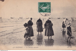 I6-76) LE TREPORT - LES BATIEUX ARRIVENT - Le Treport