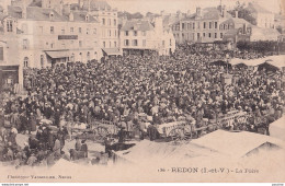 I28-35) REDON -  LA FOIRE  - EN  1905 - ( 2 SCANS ) - Redon