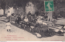 I16-66) COLLIOURE - LE ROUSSILLON - FEMMES DE PECHEURS RAPIECANT LES FILETS - EN  1910 - Collioure