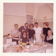 PHOTO ORIGINALE AL 1 - FORMAT 9 X 9 - REPAS DE FAMILLE - Lieux