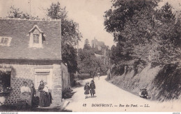 A24-61) DOMFRONT - RUE DU PAVE  - HABITANTS - EN 1926 -  ( 2 SCANS ) - Domfront