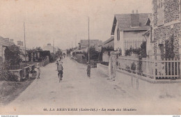 A22-44) LA BERNERIE - LA ROUTE DES MOUTIERS - ( 2 SCANS ) - La Bernerie-en-Retz