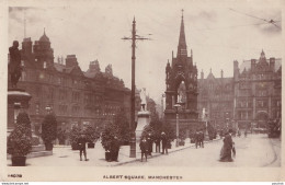 A22- MANCHESTER - ALBERT SQUARE - EN 1918 -  ( 2 SCANS ) - Manchester