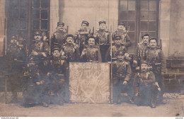 A21- MILITARIA - CARTE PHOTO DU 35 EME REGIMENT D ' INFANTERIE - HONNEUR  ET PATRIE - GLOIRE - 3 SCANS - Guerra 1914-18