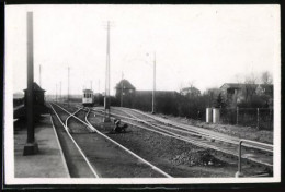 Fotografie P. Boehm, Ansicht Duisburg, Strassenbahn - Triebwagen Am Bahnhof Huckingen  - Lieux