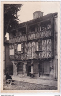 A23-31) MURET - HAUTE GARONNE - VIEILLE MAISON - ANIMEE - HABITANT - EDIT. COMBIER - ( 2 SCANS ) - Muret