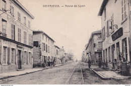 A14-69) HEYRIEUX - ROUTE DE LYON - EN 1913 - ( 2 SCANS ) - Sonstige & Ohne Zuordnung