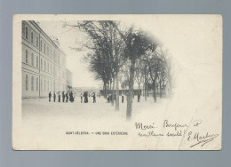 CPA - 18 - Bourges - Saint-Célestin - Une Cour Extérieure - Circulée En 1903 (pli Au Coin) - Bourges