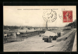 CPA Levallois-Perret, Le Port à La Félicité  - Levallois Perret