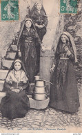 C18-64) OSSAU - LES PYRENEES - COSTUMES OSSALOIS  - ( FOLKLORE - 4 JEUNES FILLES - FILEUSE - 2 SCANS ) - Altri & Non Classificati