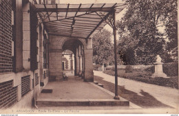 C17-33) ARCACHON (GIRONDE) ECOLE SAINT ELME - LE PORCHE - ( 2 SCANS ) - Arcachon