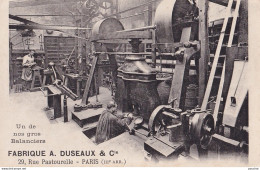 PARIS (III°) UN DE NOS GROS BALANCIERS - MEDAILLES ARTISTIQUES -  FABRIQUE  A. DUSEAUX &  Cie 29 , RUE PASTOURELLE  - Paris (03)