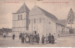  C9-36) CHATEAUROUX - LA PLACE DU PALAIS A DEOLS ET L ' EGLISE - ( ANIMEE - HABITANTS - ECOLIERS - 2 SCANS ) - Chateauroux