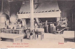 C5-21) BEAUNE - HOTEL DIEU - LA CUISINE - ( 2 SCANS ) - Beaune