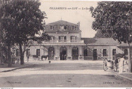 S7-47) VILLENEUVE SUR LOT (LOT ET GARONNE)  LA GARE - ( ANIMEE -  2 SCANS ) - Villeneuve Sur Lot