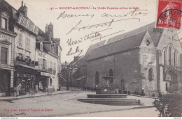 F17-28) NOGENT LE ROTROU - VIEILLE FONTAINE ET RUE DE SULLY - ( ANIMEE - TABAC - GRAND BAZAR ) - Nogent Le Rotrou