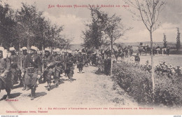 LES GRANDES MANOEUVRES D'ARMEES DE 1902 - REGIMENT D' INFANTERIE QUITTANT SES QUARTIERS DE MONTLAUR - LABOUCHE TOULOUSE - Manöver