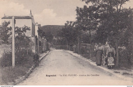 F10-93) BAGNOLET - LE VAL FLEURI - AVENUE DES CAMELIAS - ( ANIMEE - HABITANTS - 2 SCANS ) - Bagnolet