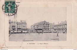 F19-86) POITIERS - LA PLACE D'ARMES - Poitiers