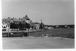 Photographie Photo Amateur Vintage Snapshot Station Essence BP Bretagne  - Lieux