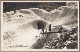 CPSM 74 - CHAMONIX - Grotte Au Glacier Des Bossons - TB PLAN ANIMATION Passerelle Touristes TAMPON GROTTE Verso - Chamonix-Mont-Blanc