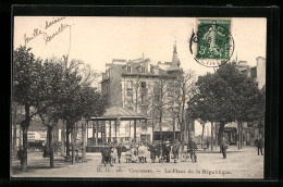 CPA Colombes, La Place De La Republique Et Pavillion  - Colombes