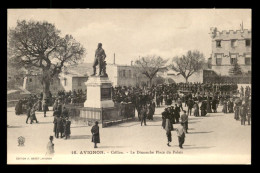 84 - AVIGNON - CRILLON - LE DIMANCHE PLACE DU PALAIS - Avignon