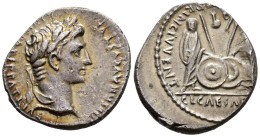 AUGUSTO. Denario. (Ar. 3,73g/17mm). 7-6 A.C. Lugdunum. (RIC 207). Anv: Cabeza L - The Julio-Claudians (27 BC Tot 69 AD)