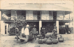 Bénin - Intérieur D'une Factorerie - L'épurage De L'huile De Palme - Ed. Impr. Réunies De Nancy  - Benin