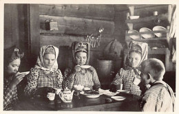 Finland - Kolttaeukot Tsajustelemassa - Skolt-women At Tea - Publ. Rovaniemen Ki - Finlande