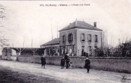 18 - Cher -  En Berry - CHERY - L Ecole Et La Mairie - Autres & Non Classés