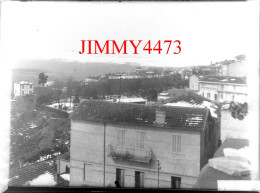 Grande Plaque De Verre - Constantine En 1933 (Algérie) Neige à L'Avenue Bienfait - Taille 128 X 178 Mlls - Plaques De Verre