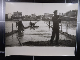 Te Situeren In Vlaanderen: Werken Aan Bruggen Of Sluizen  /3/ - Places