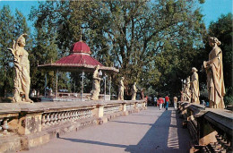 Thailande - A Bridge At Bang-Pa-In With Many Furopean Figures On Both Sides Inside Bang Pa In Summer Palace - Statues -  - Thaïlande