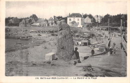 44 BATZ SUR MER LE MENHIR ET LA PLAGE - Batz-sur-Mer (Bourg De B.)