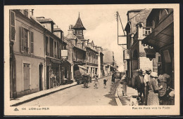 CPA Lion-sur-Mer, Rue De Paris Vers La Poste  - Autres & Non Classés