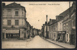 CPA Sable-sur-Sarthe, Rue Saint-Nicolas  - Sable Sur Sarthe