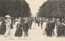 CARTE POSTALE ORIGINALE ANCIENNE : POITIERS LE PARC DE BLOSSAC ANIMEE VIENNE (86) - Poitiers