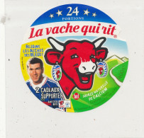 V R 1331 -   ETIQUETTE DE FROMAGE LA VACHE QUI RIT  REJOINS  LES ACCROS DES BLEUS 24 PORTIONS - Fromage