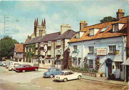 Automobiles - Royaume-Uni - Yorkshire - Helmsley - Market Place - CPM - UK - Voir Scans Recto-Verso - Turismo